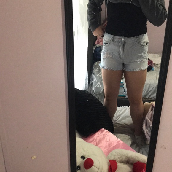 Ripped stripped denim shorts size 9 - Picture 1 of 2